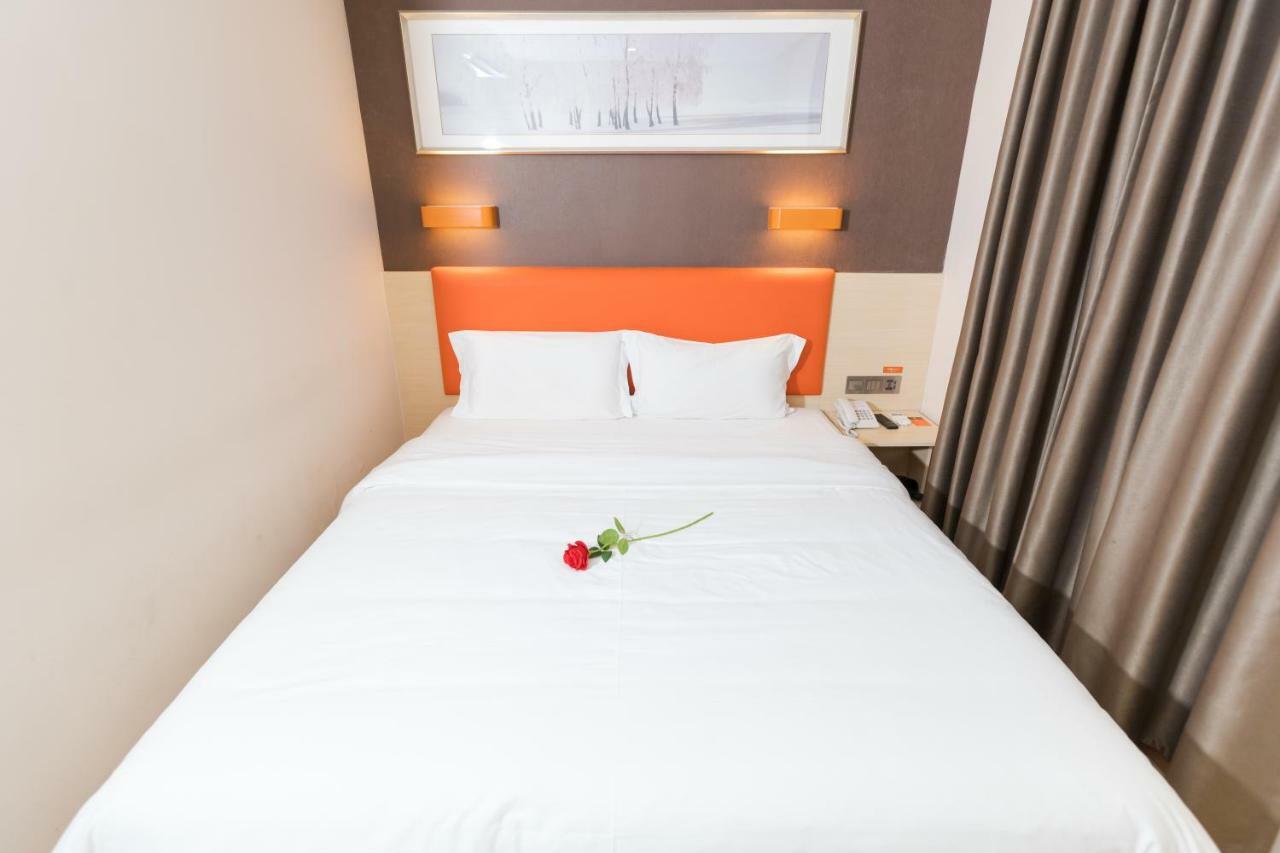 7 Days Premium Hotel Phnom Penh Exterior foto