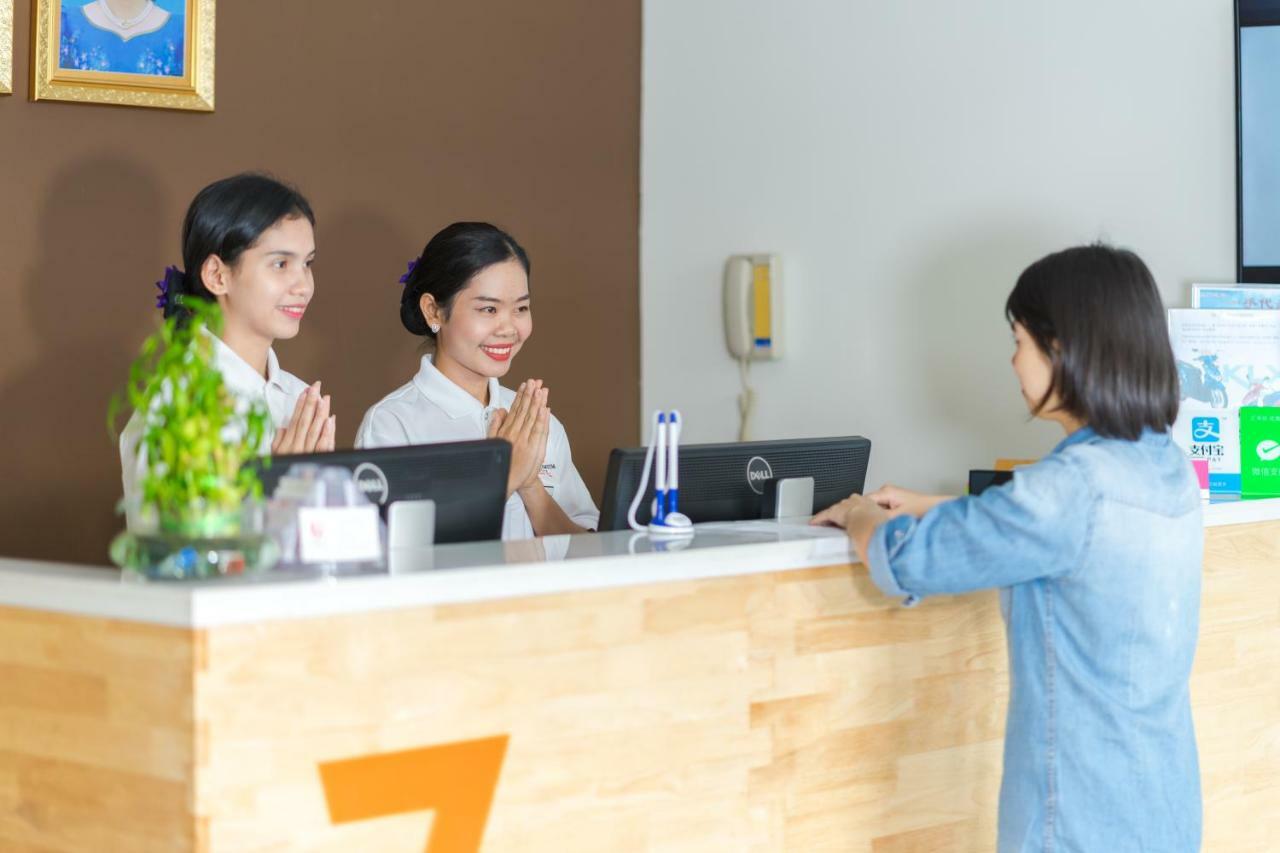 7 Days Premium Hotel Phnom Penh Exterior foto